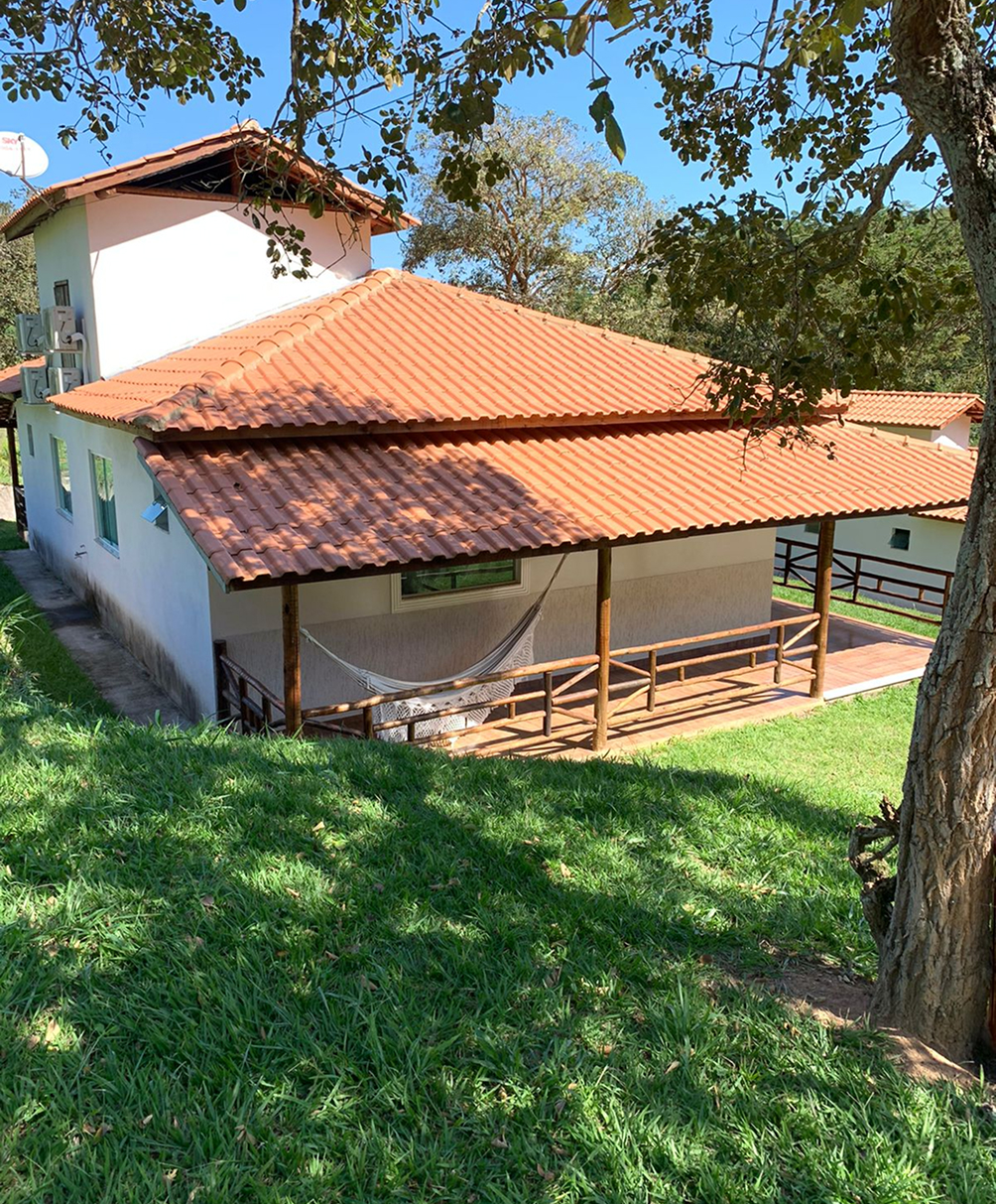 Casa de Campo com Telhado Cerâmico